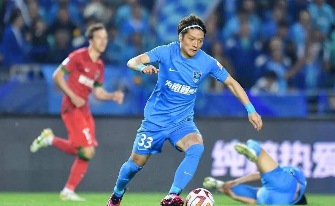 纵欲的安娜就是痛苦地淹没在虚浮快乐中的空虚者。